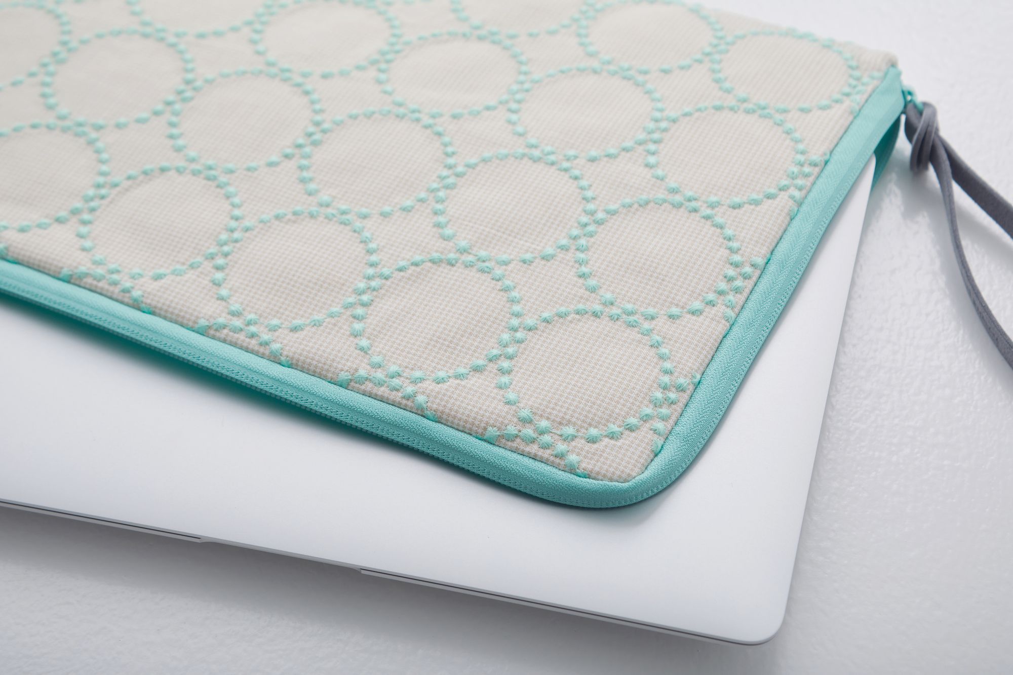 tambourine pc pal / tablet pal - minä perhonen