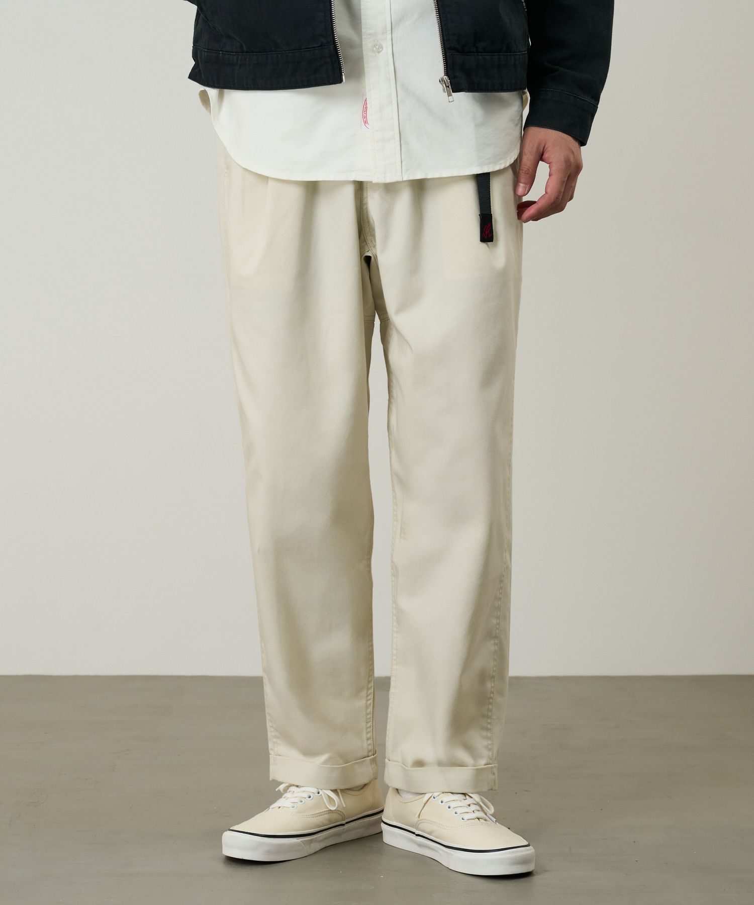 TCツイルタックテーパードパンツ｜【Japan Exclusive】TC/TWILL TUCK