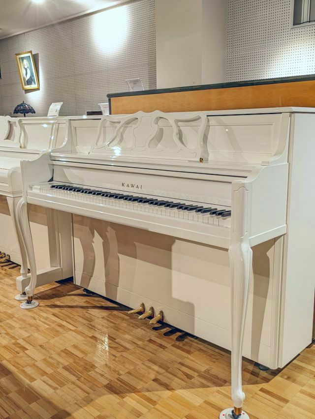 中古ピアノ KAWAI（カワイ）608 可愛らしいホワイト・小型アップライト