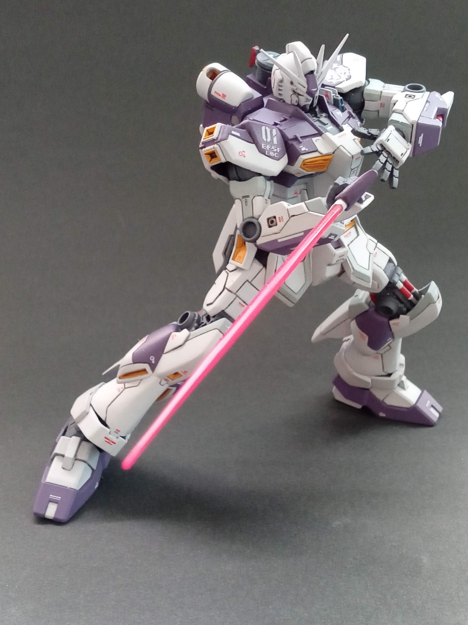 エントリーグレード νガンダム｜マッドさんさんのガンプラ作品｜GUNSTA