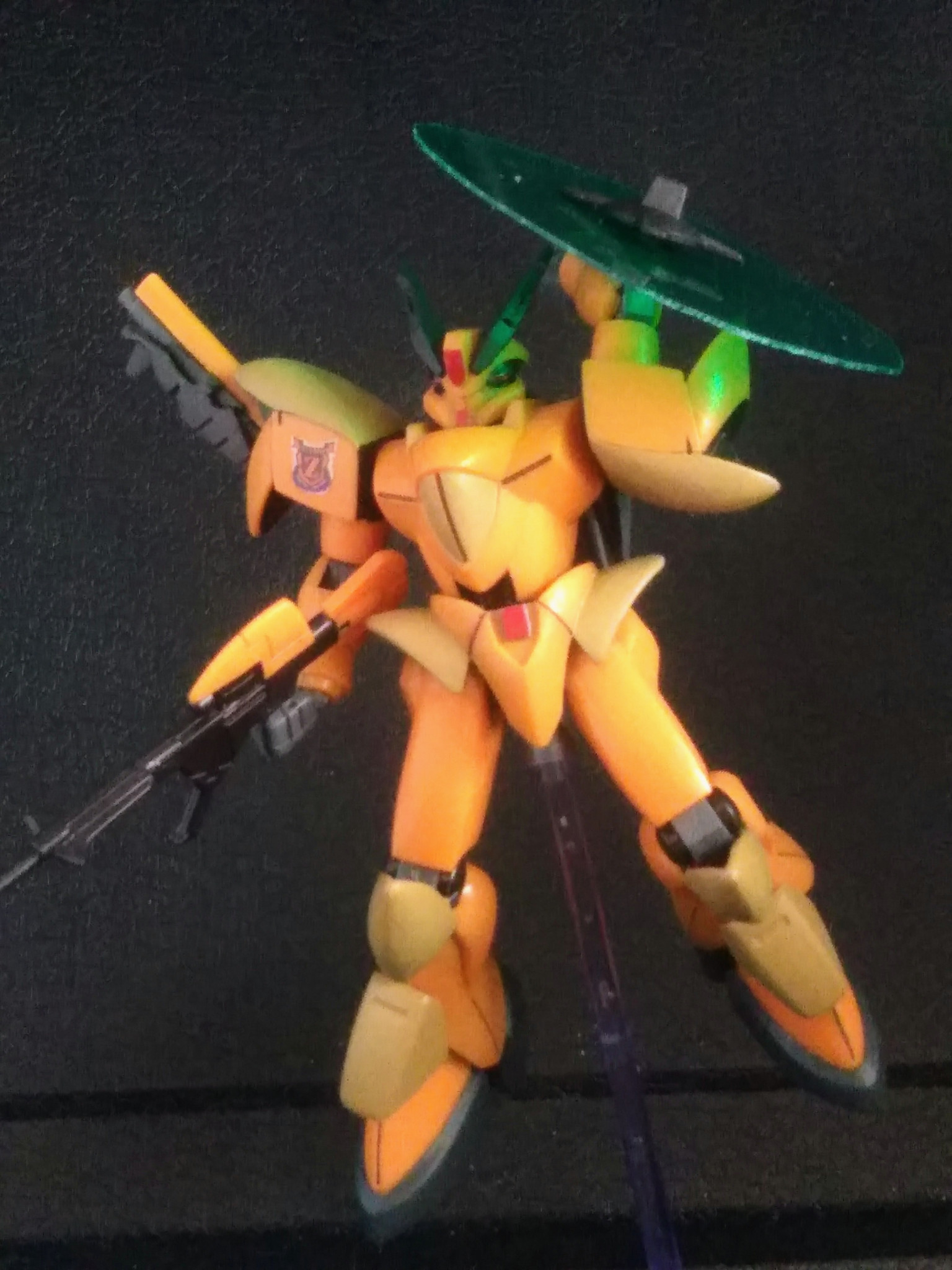 HGUC Vガンダム & 1/144 改造 シャッコー｜みずかトモカサさんの