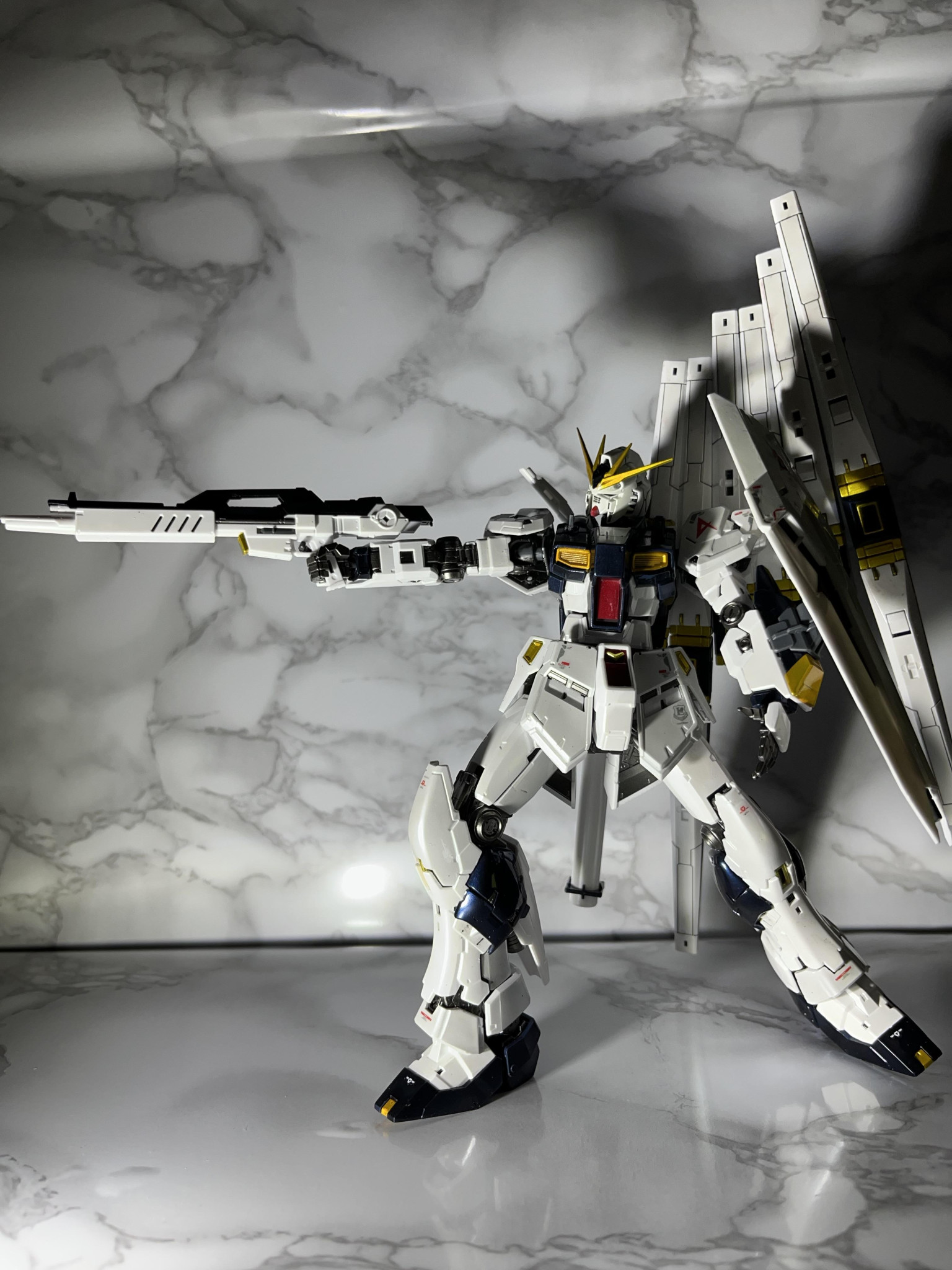 RG 1/144 νガンダム 全塗装｜うーちゃんさんのガンプラ作品｜GUNSTA