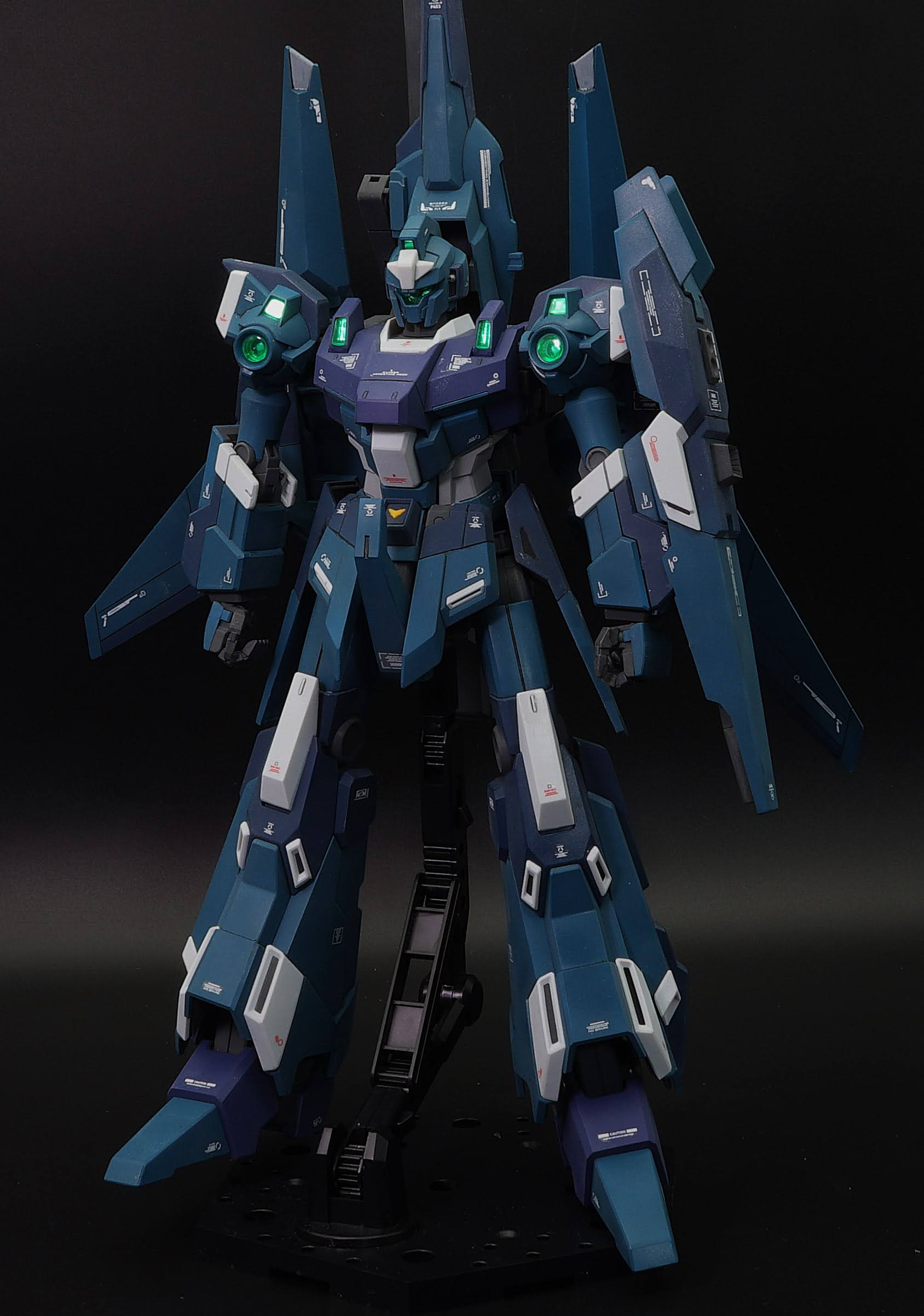 MG 1/100 RZG-95C リゼル(隊長機) 全塗装｜あるむさんのガンプラ作品