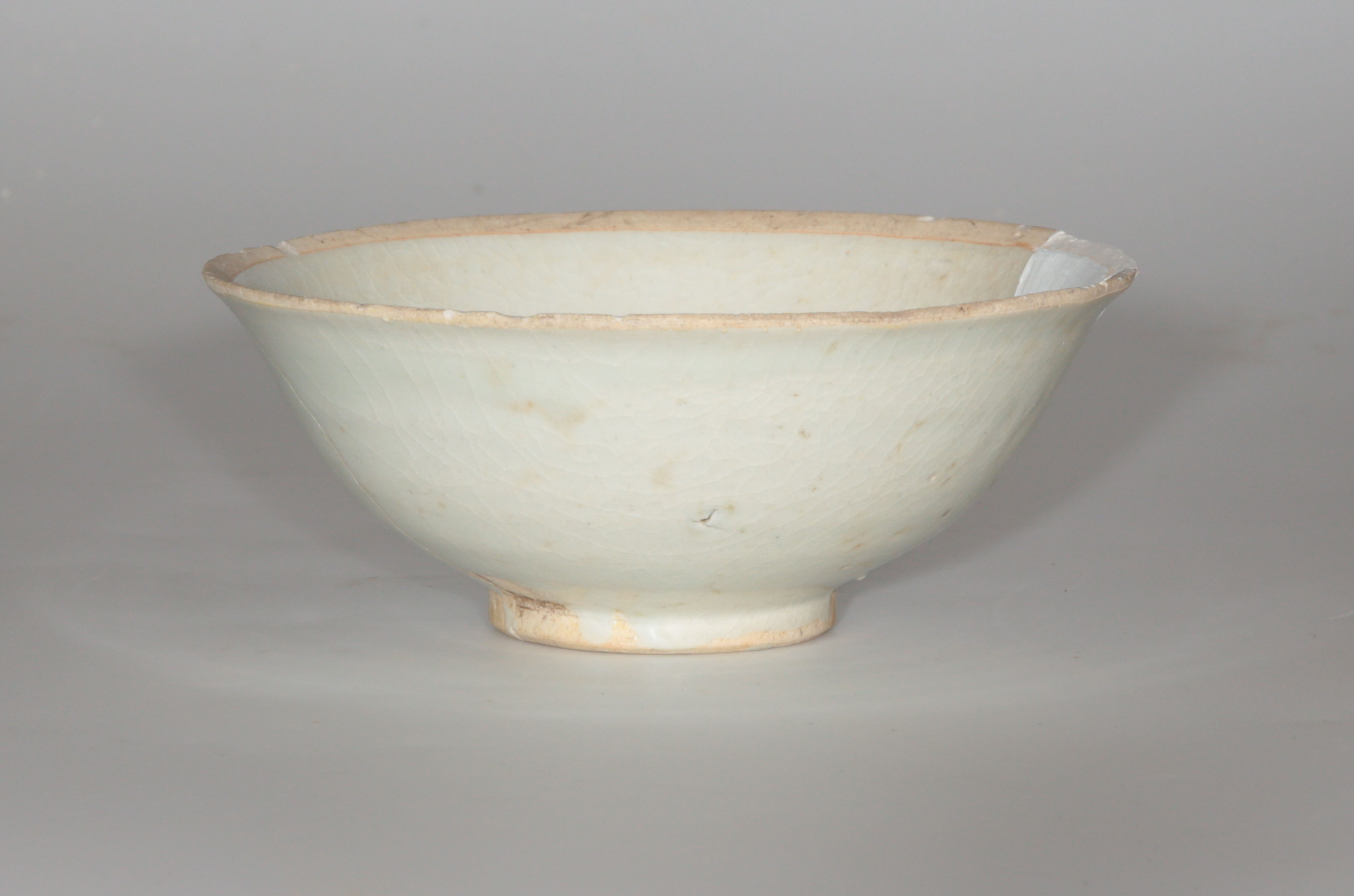 白磁➁ 口禿げの白磁の皿 中国 古玩 中国・口禿白磁皿 （中世）