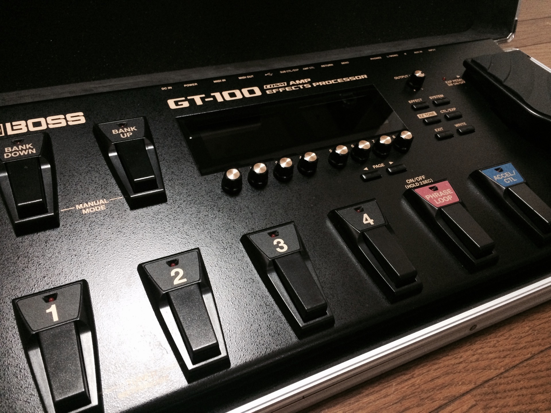 BOSS GT-1 ギターエフェクター 箱付き BOSS GT-1 ギターエフェクター