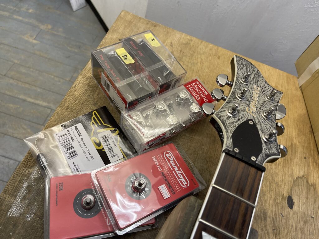 Fernandes Ravelle マイク交換、全体調整etc・・・ | Guitar works Roost