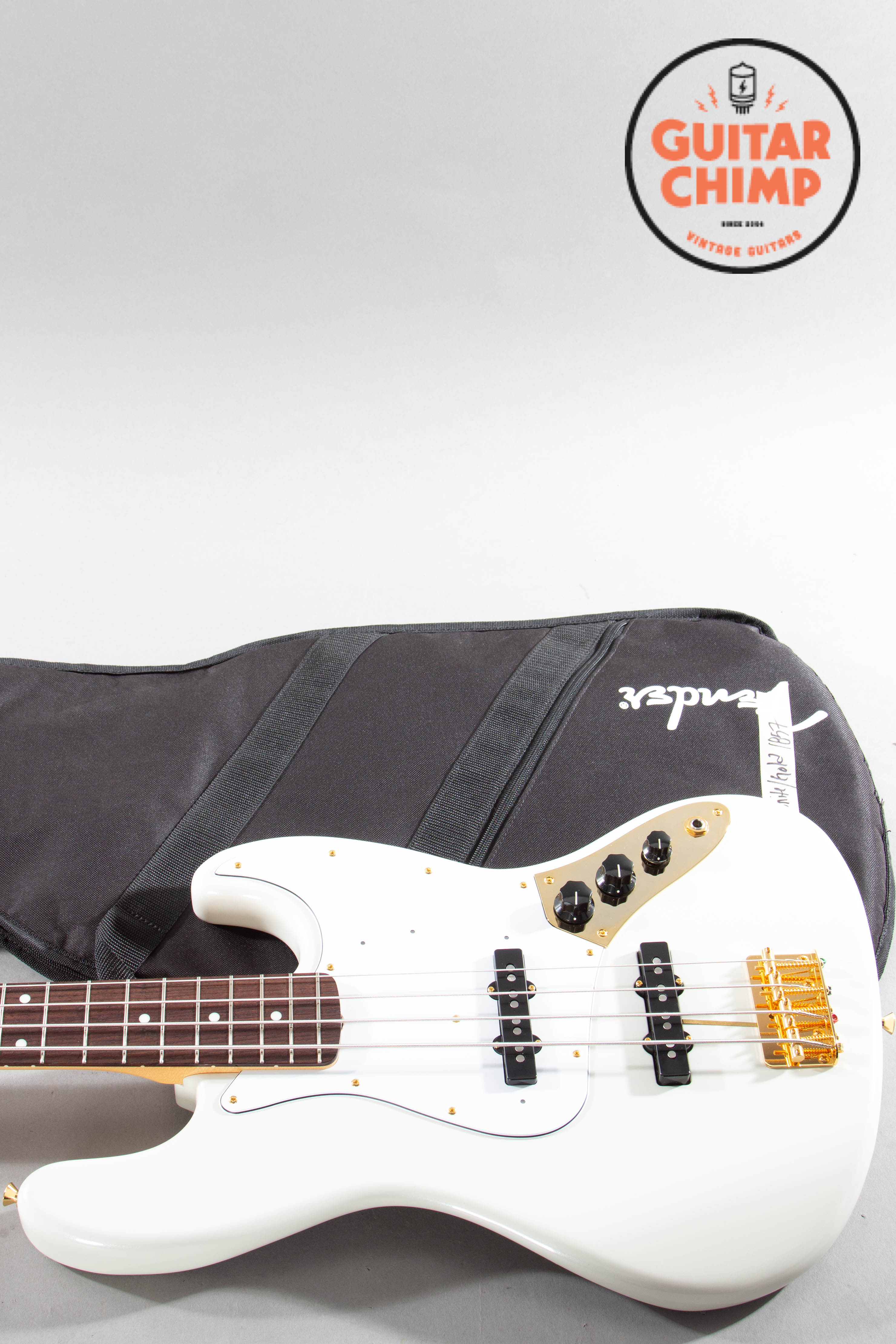2025 Fender Japan Traditional '60s Jazz Bass – White Pearl w