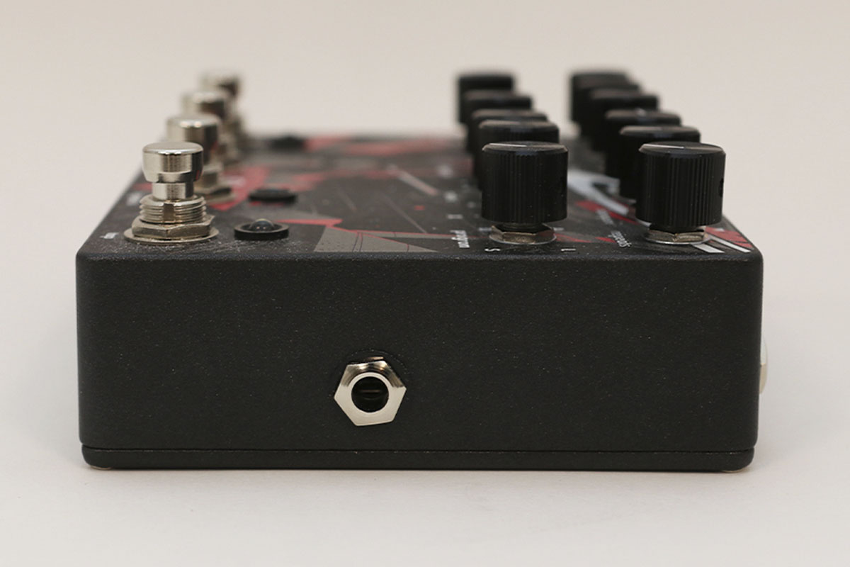 WALRUS AUDIOより、リバーブとディレイの2 in 1ペダル“SLARP”が登場