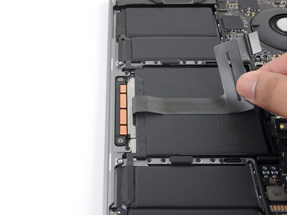 MacBook Pro 13インチ Touch Bar 2018 バッテリーの交換 - iFixit 修理
