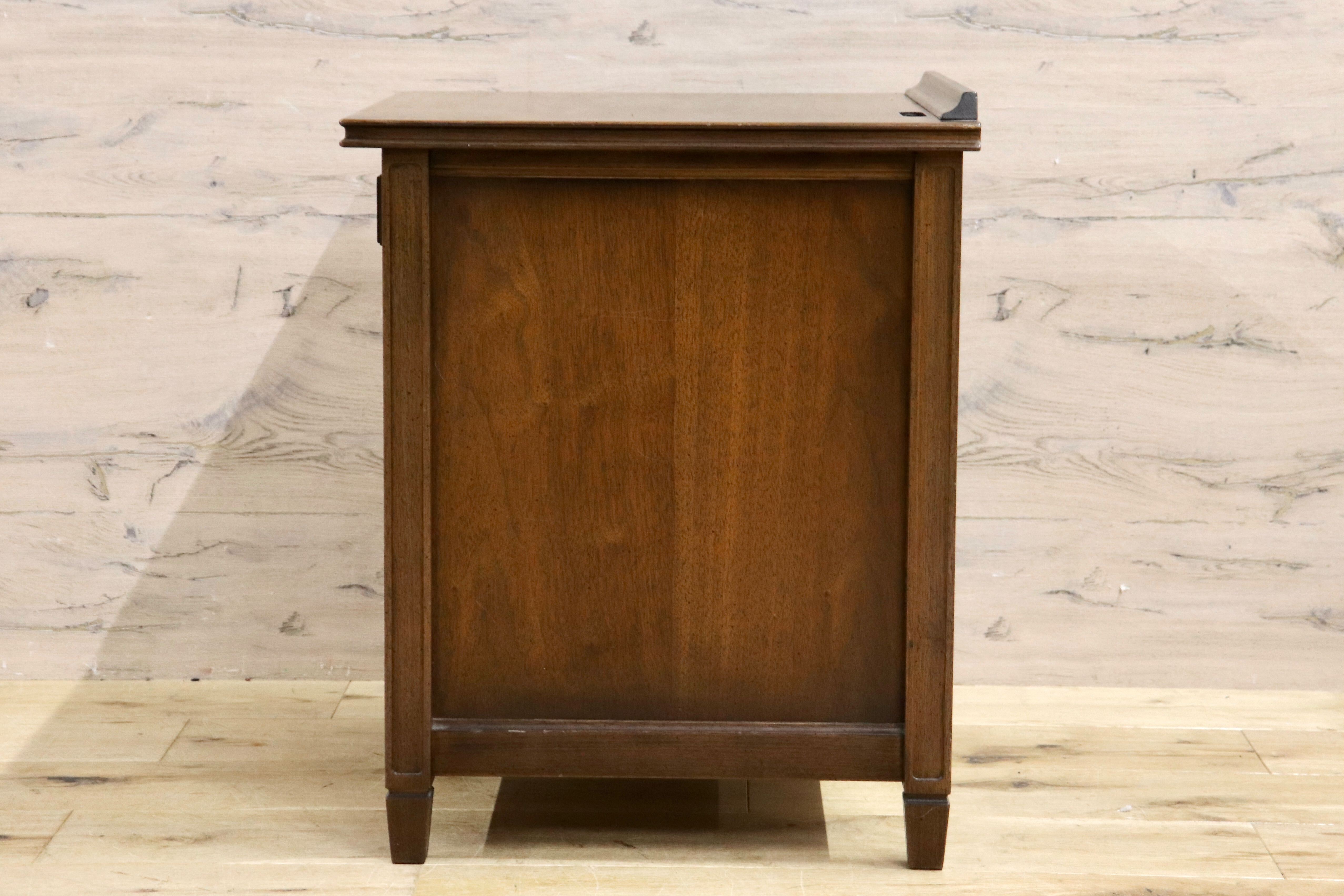 GMHK604○KOSUGA / コスガ ニューイングランド ナイトテーブル サイド