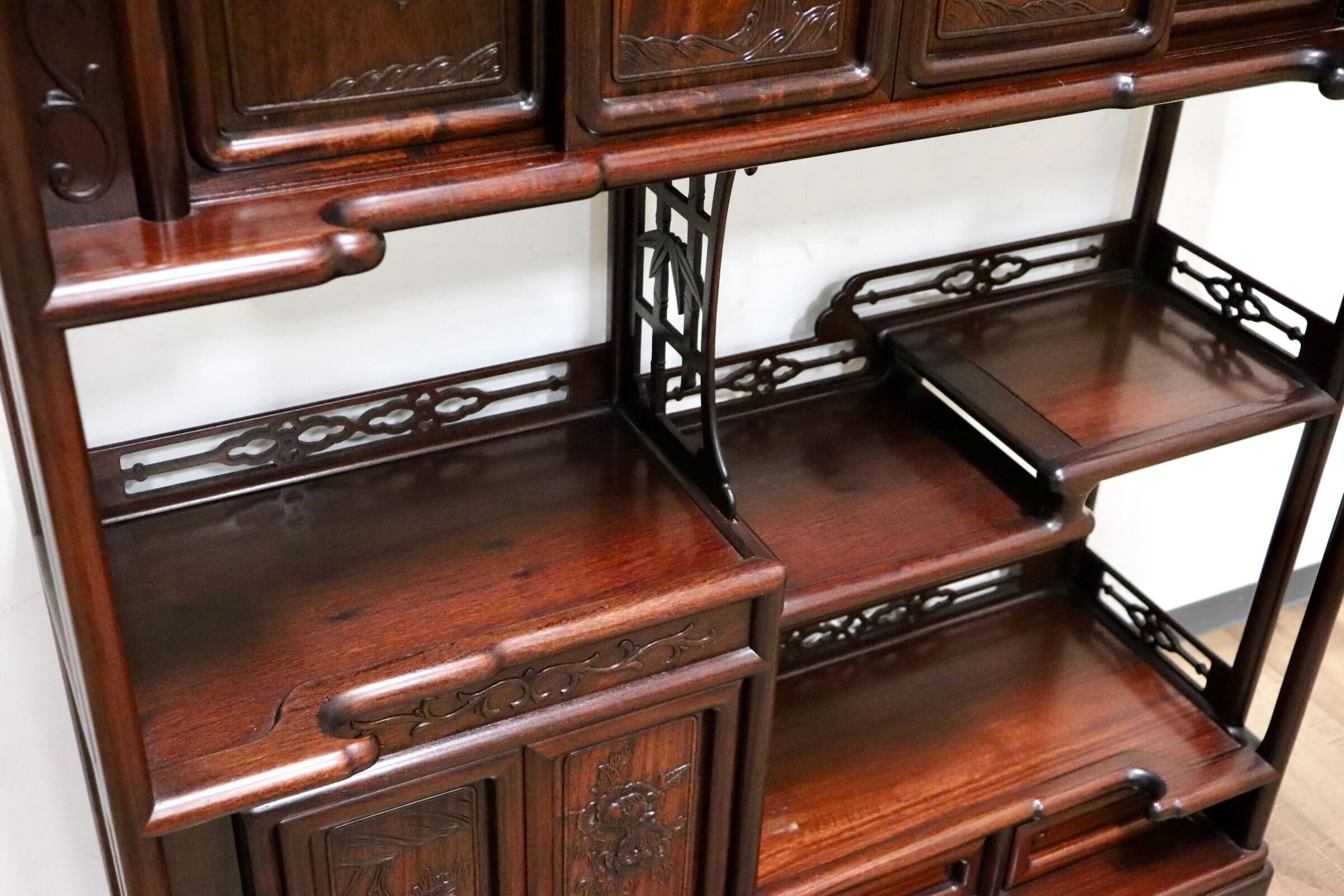 Japanese Modern Furniture☆茶箪笥☆飾り棚☆透かし彫り Japanese