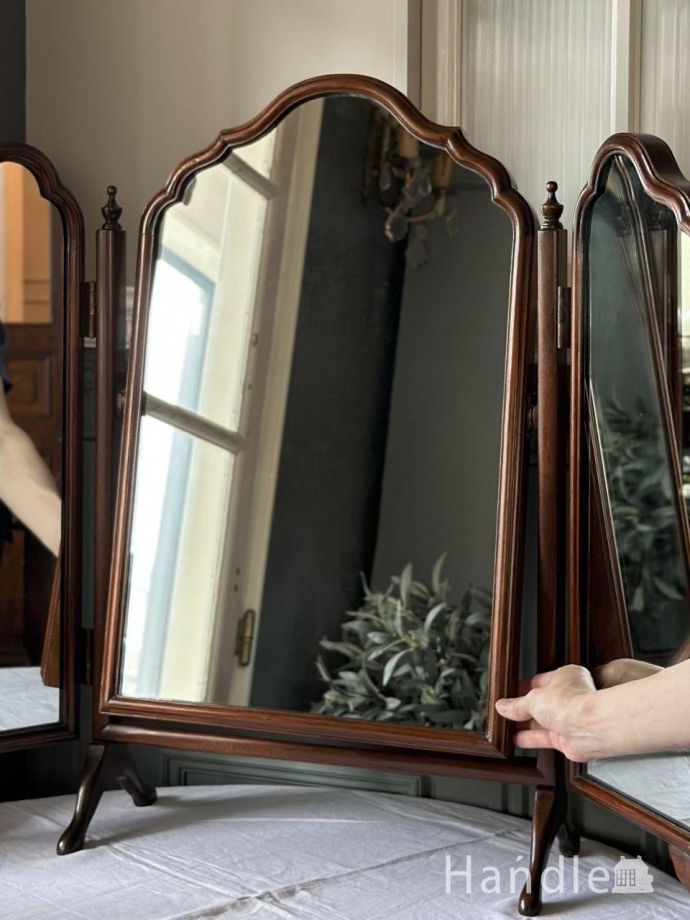 イギリスから届いたクラシックスタイルの置き鏡、ウォールナット材の