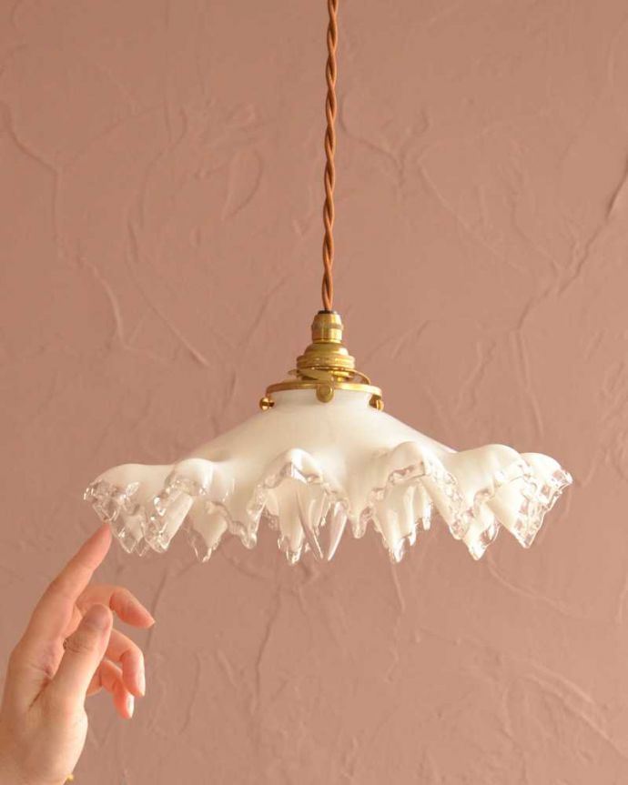 フランス輸入のミルクガラスランプシェード(コード・シャンデリア電球