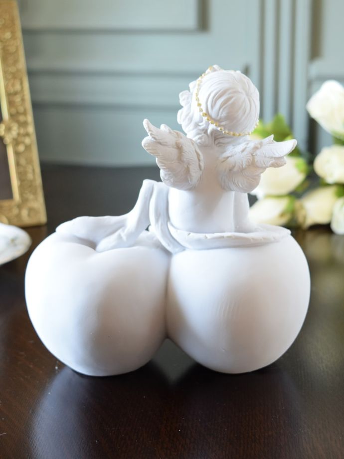 アンティーク風の可愛いディスプレイ雑貨、チェリーの上に乗る天使の