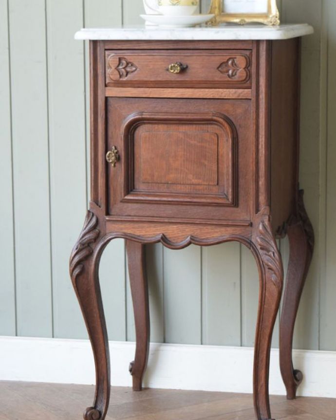 フランスのアンティーク家具、大理石天板のナイトテーブル（サイド