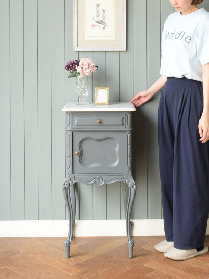 フランスから届いたアンティークのペイントサイドキャビネット、ブルー