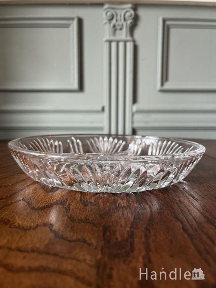 アンティークのガラス仕切り付き皿、イギリスから届いたガラスプレート