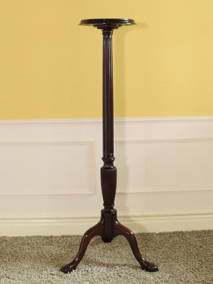 イギリスのおしゃれなアンティーク家具、背が高いマホガニー材の