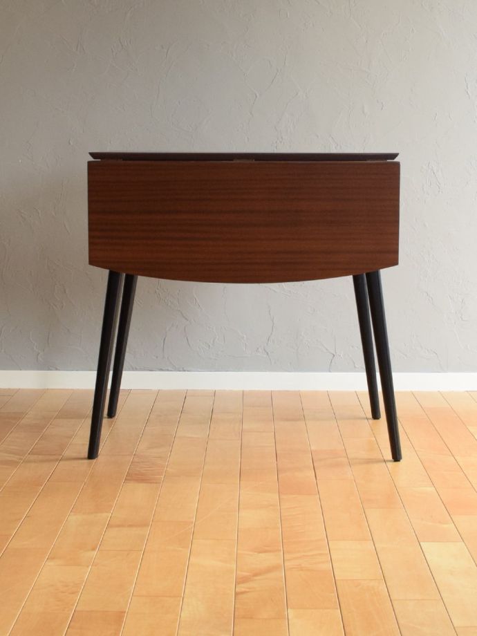 英国から届いたビンテージテーブル、バタフライ式のおしゃれな伸長式