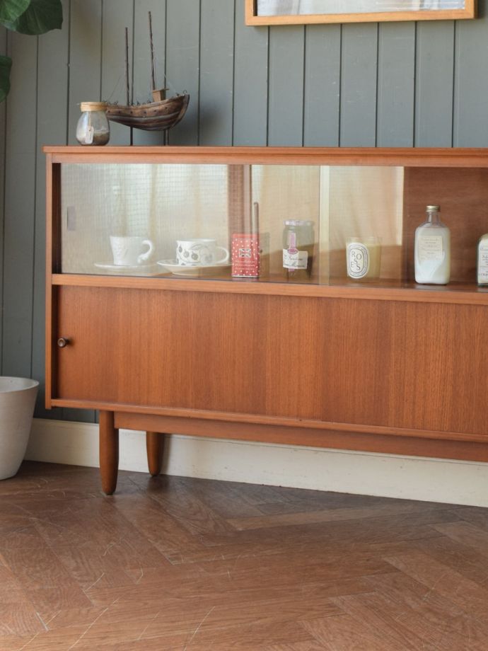 ミッドセンチュリースタイルのおしゃれな家具、北欧スタイルの