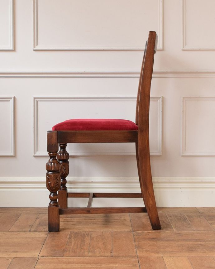 バルボスレッグが重厚なアンティーク風サイドチェア(y-188-c