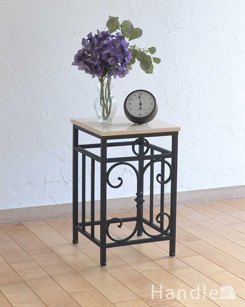 ♡大理石 モザイクタイル天板がおしゃれなアンティーク調 アイアン