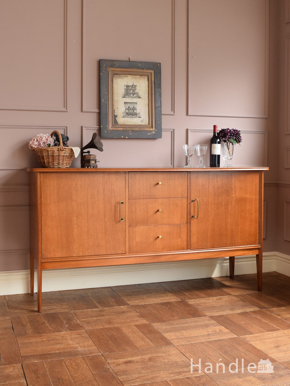 北欧ヴィンテージ風 サイドボード アイアンレッグ イギリスから届いた