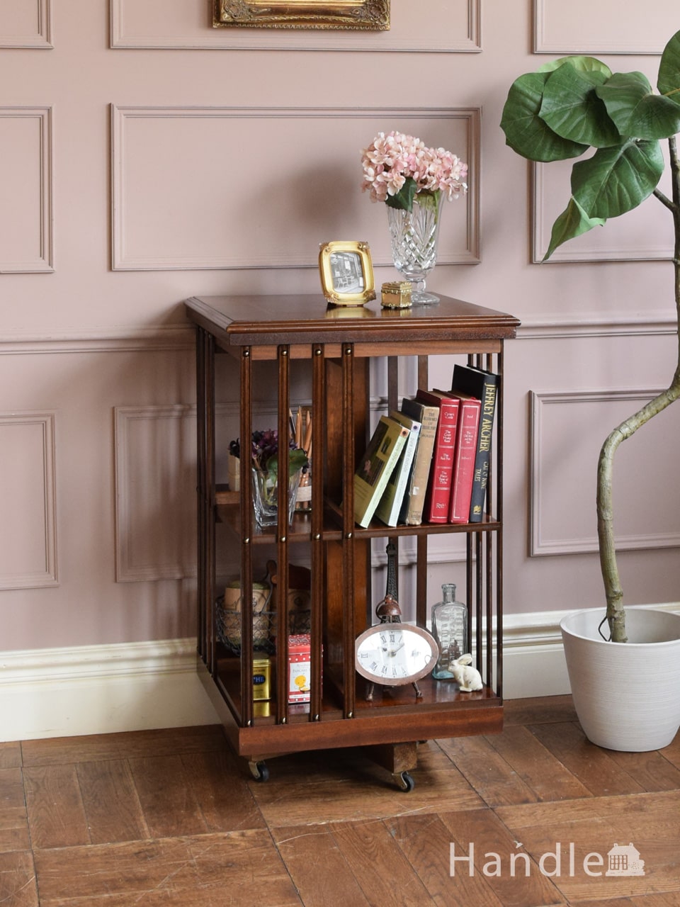 英国アンティークのオープンキャビネット、回転するリボルビングブック