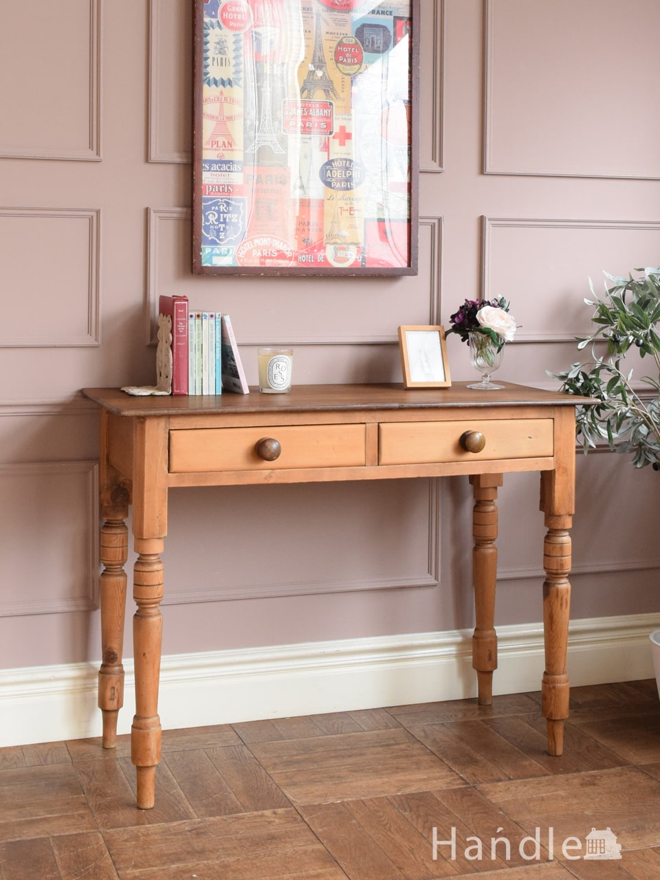 イギリスから届いたアンティークのデスク、オールドパインの引き出し