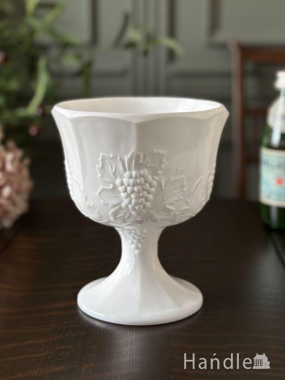 アンティークのガラス食器、脚付きの小ぶりなガラスのコンポート(pg