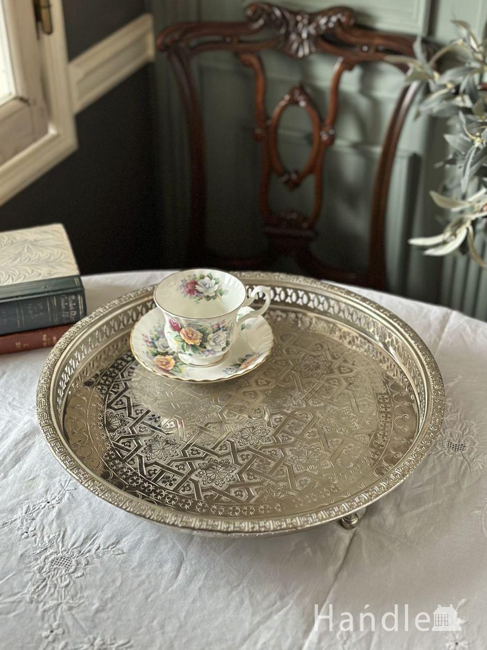 イギリスから届いたシルバーのお盆、繊細な装飾が美しいギャラリー