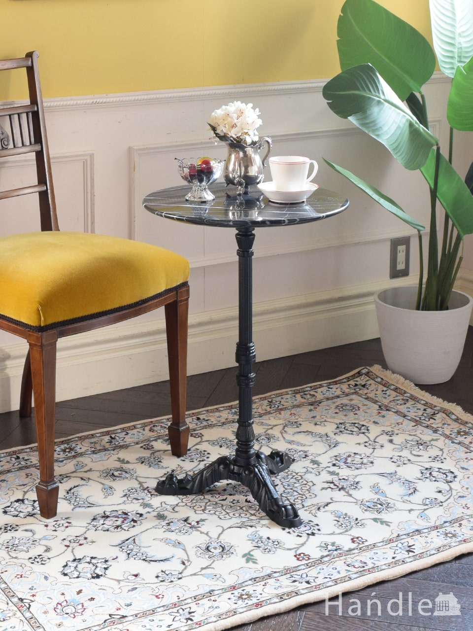 大理石天板がおしゃれな、アンティーク調のサイドテーブル(y-605-f