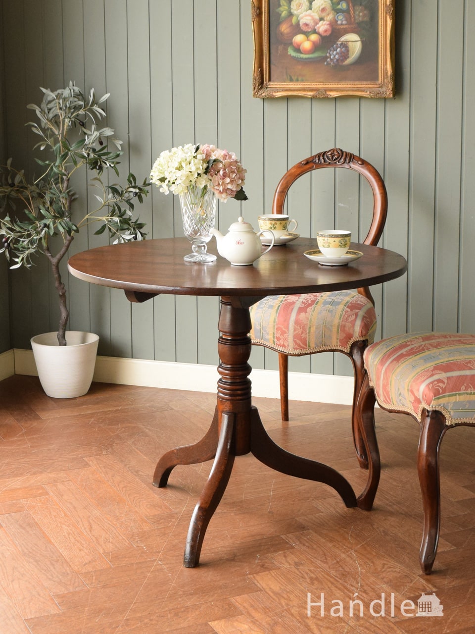 イギリスから届いたアンティークのおしゃれなテーブル、オールドパイン