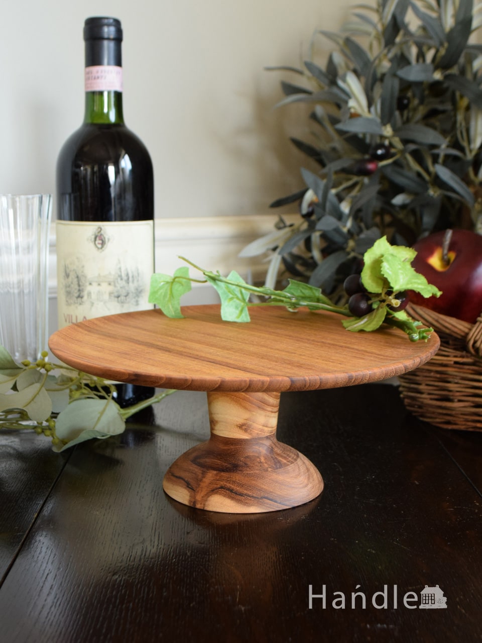 北欧スタイルのおしゃれなケーキスタンド、ビンテージ風のチーク材の器