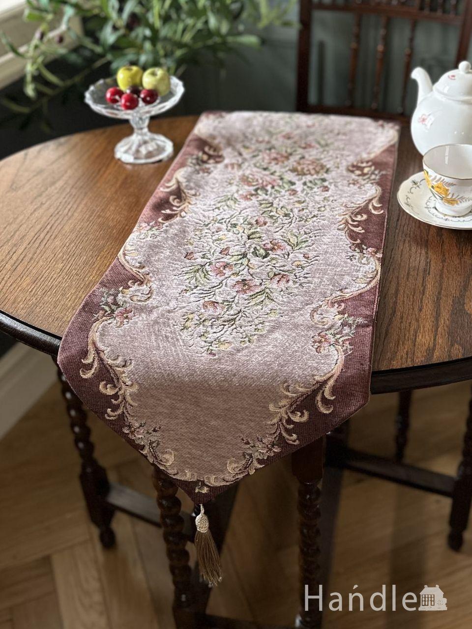 フレンチアンティーク調のテーブルクロス、華やかな刺繍のレース85✕85