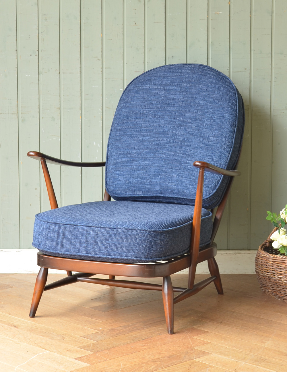 アーコール社のアンティークソファ、1人掛けのラウンジチェア(ブルー