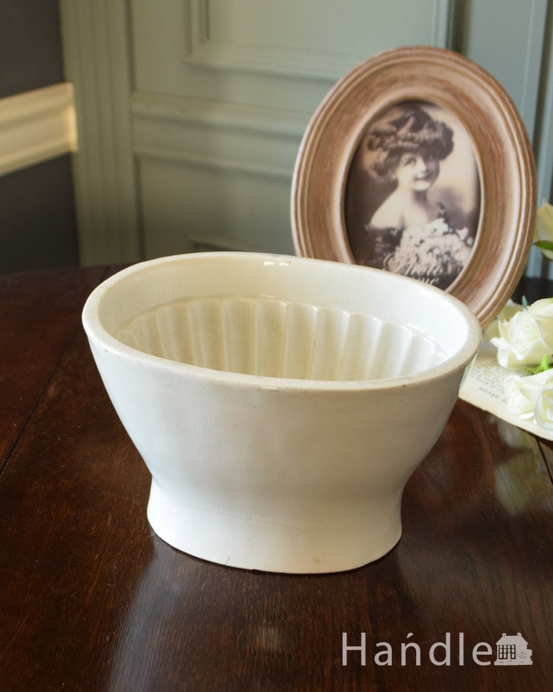 美しいゼリーを作っていたアンティーク、小物入れにもなる陶器製の