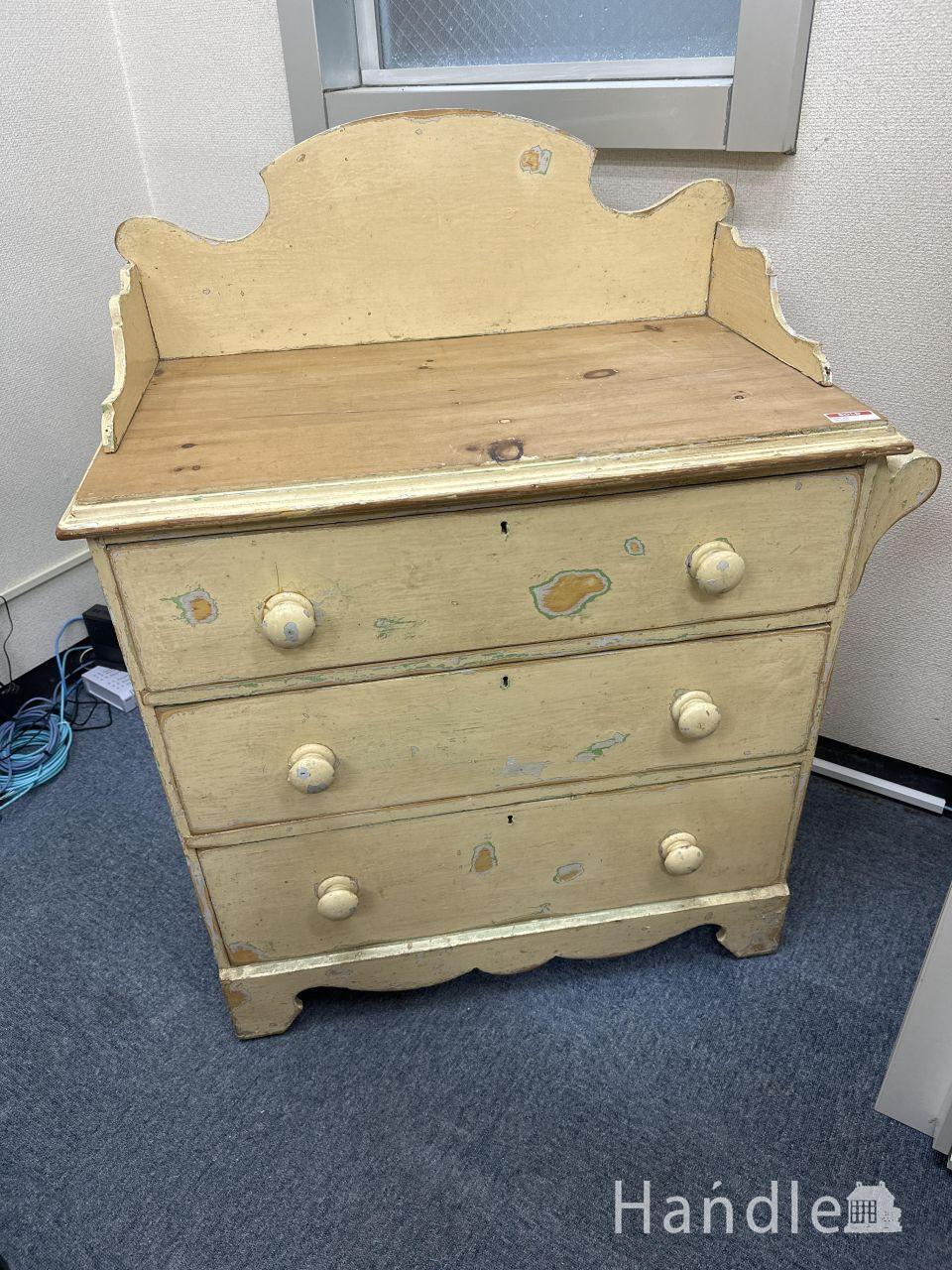 南仏プロバンスのアンティーク家具、小さくてもゴージャスな4段