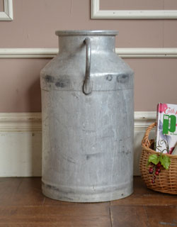 1940年代のアンティーク ミルク缶(x-498-z)｜アンティーク雑貨