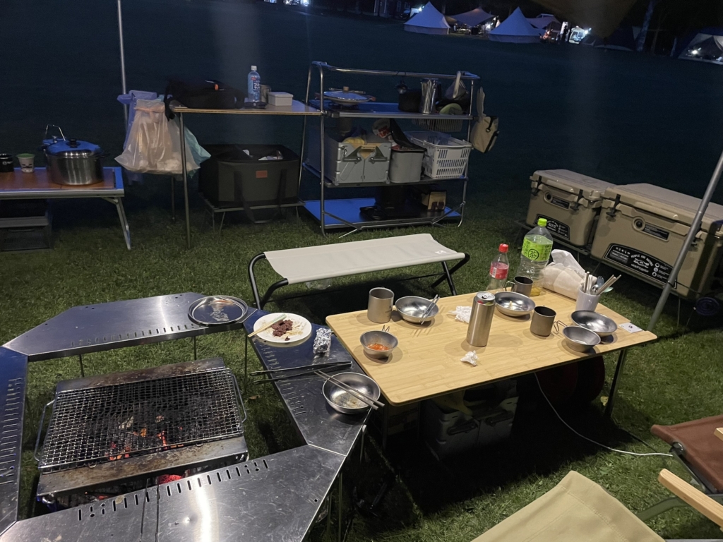 レビュー】スノーピーク「ジカロテーブル」の魅力とは？焚き火・BBQ