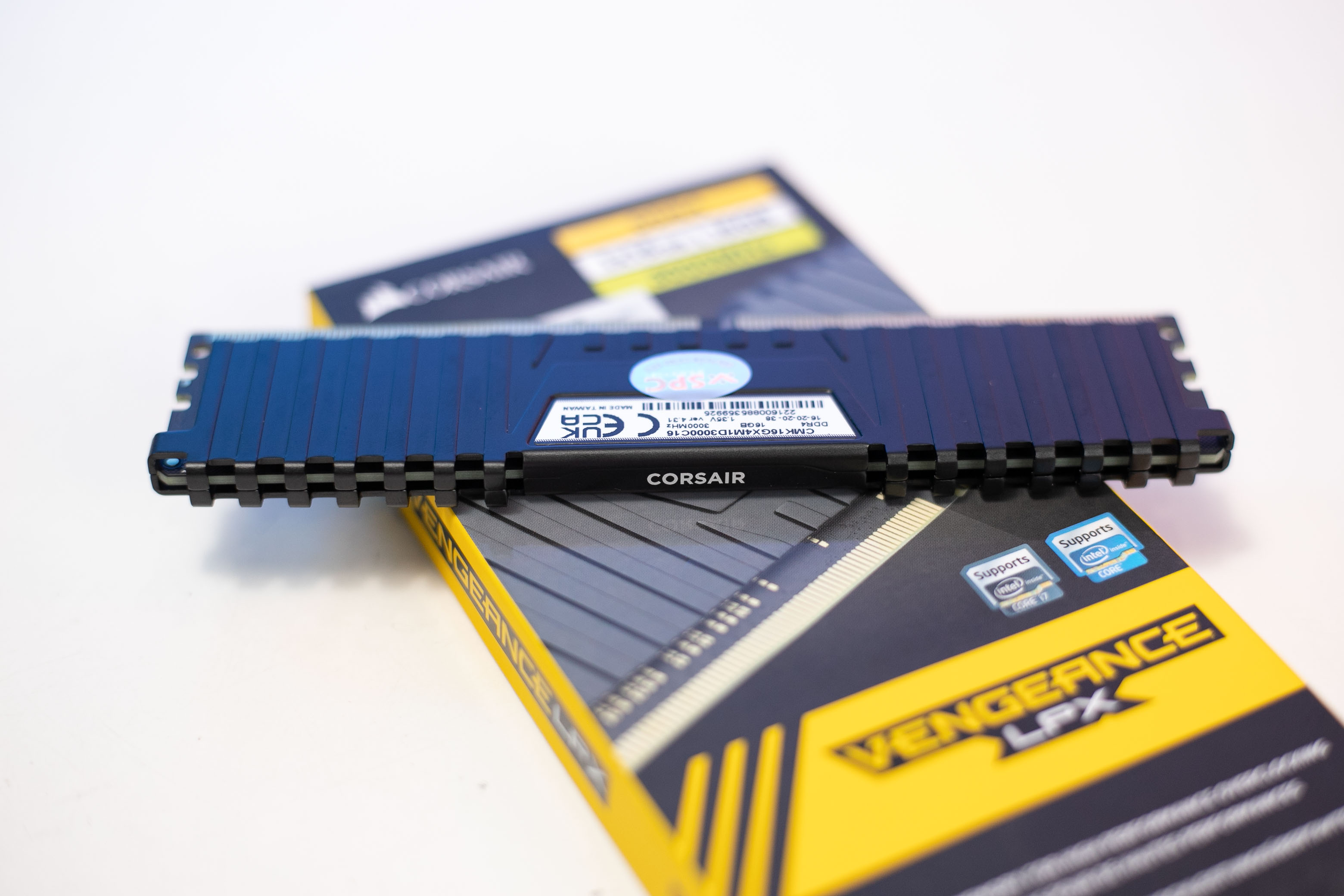 非常に良い】CORSAIR DDR4 デスクトップPC用 メモリモジュール