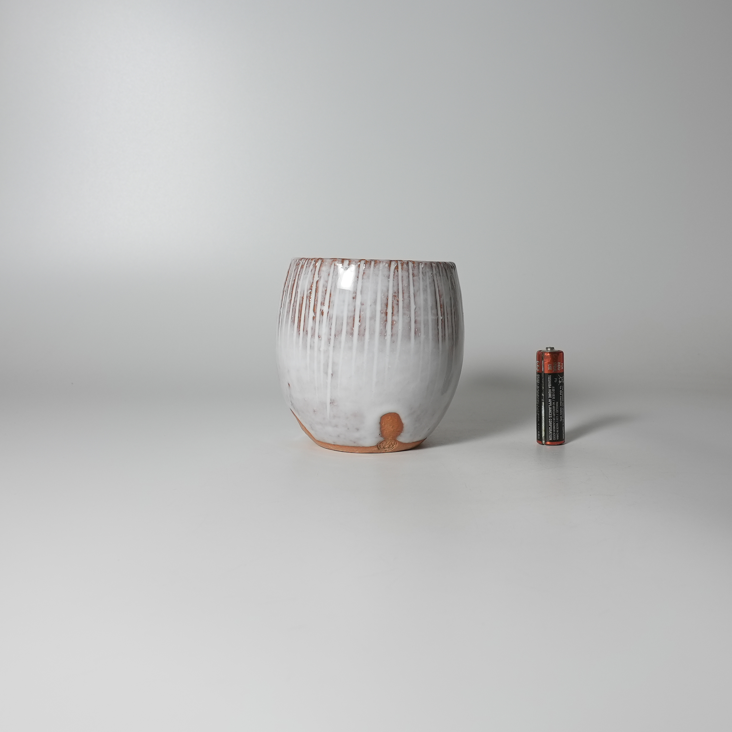 クリーム色の陶器皿 木箱付き 萩焼 酒器 骨董品 クリーム色の陶器皿 木