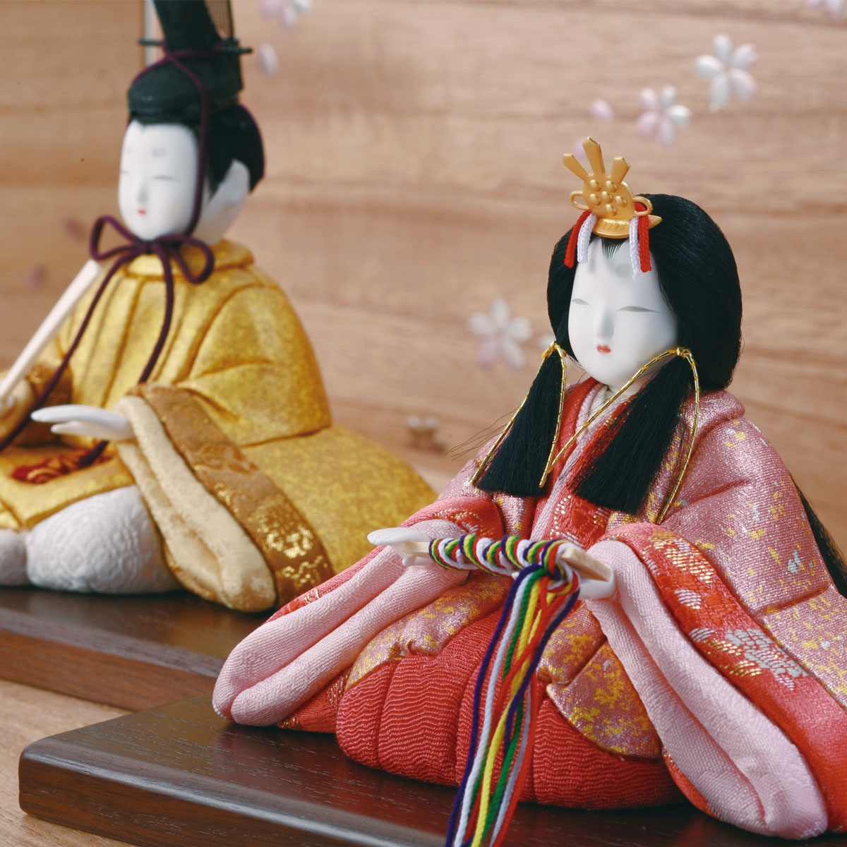 美品 雛人形の絵画 男雛女雛 木製の額縁入り 【公式通販】