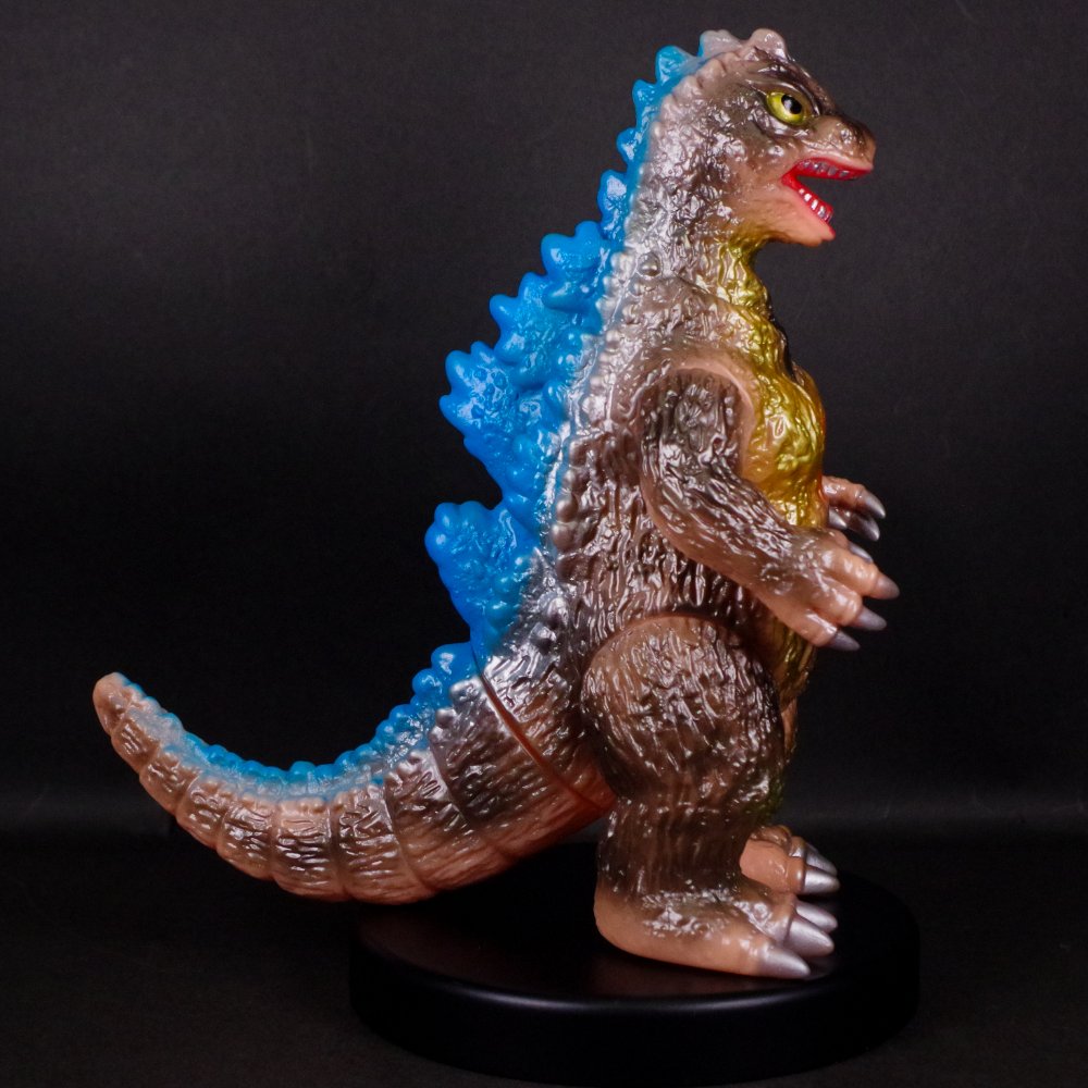 11月24日(日)より販売開始】【ブルマァク】ゴジラ50(ガンメタ)が登場