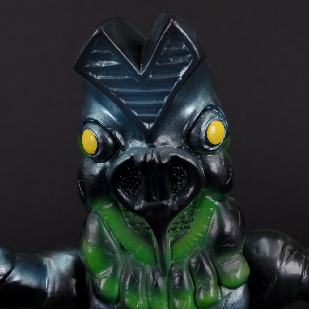 4月26日(土)より販売開始】【マルサン】バルタン星人五代目350 怖れ