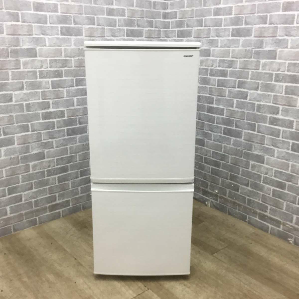 シャープ 冷蔵庫 2ドア 137L どっちもドア SJ-D14D-W 2018年製