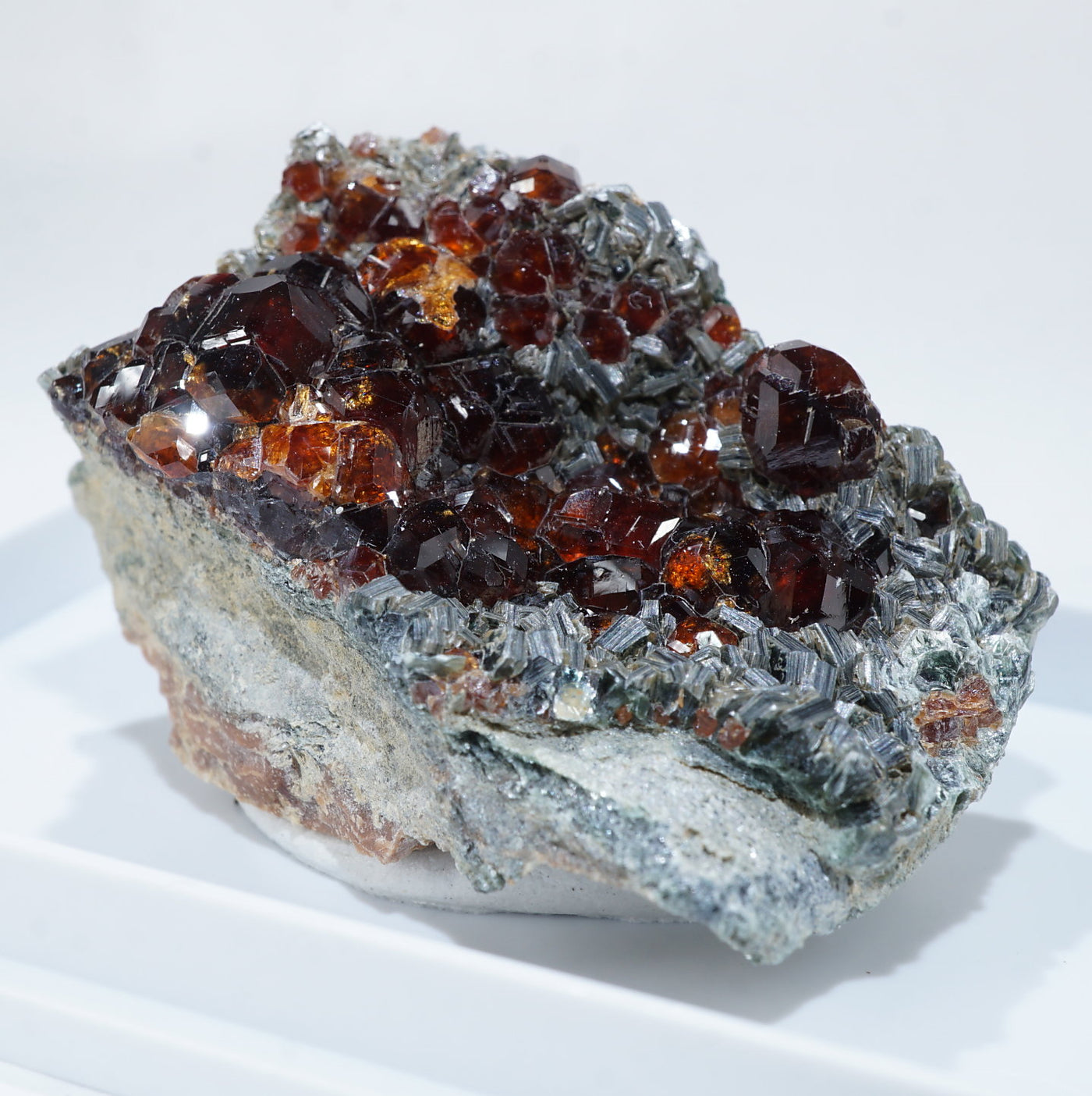 ヘソナイト ガーネット ダイオプサイト 共生 鉱物 標本 原石