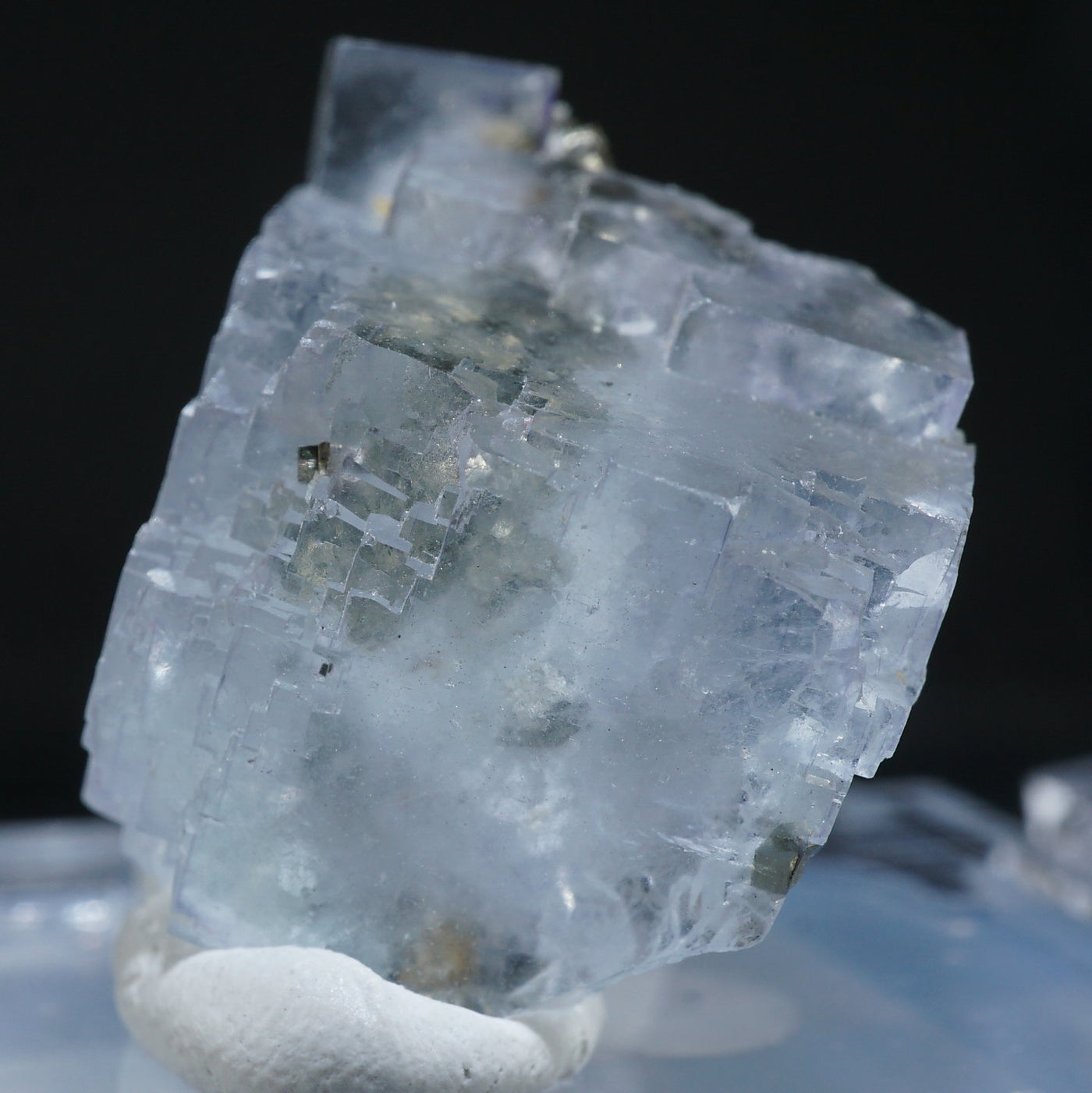 中国 ヤオガンシャン産 フローライト・パイライト – 天然石ハッピーギフト