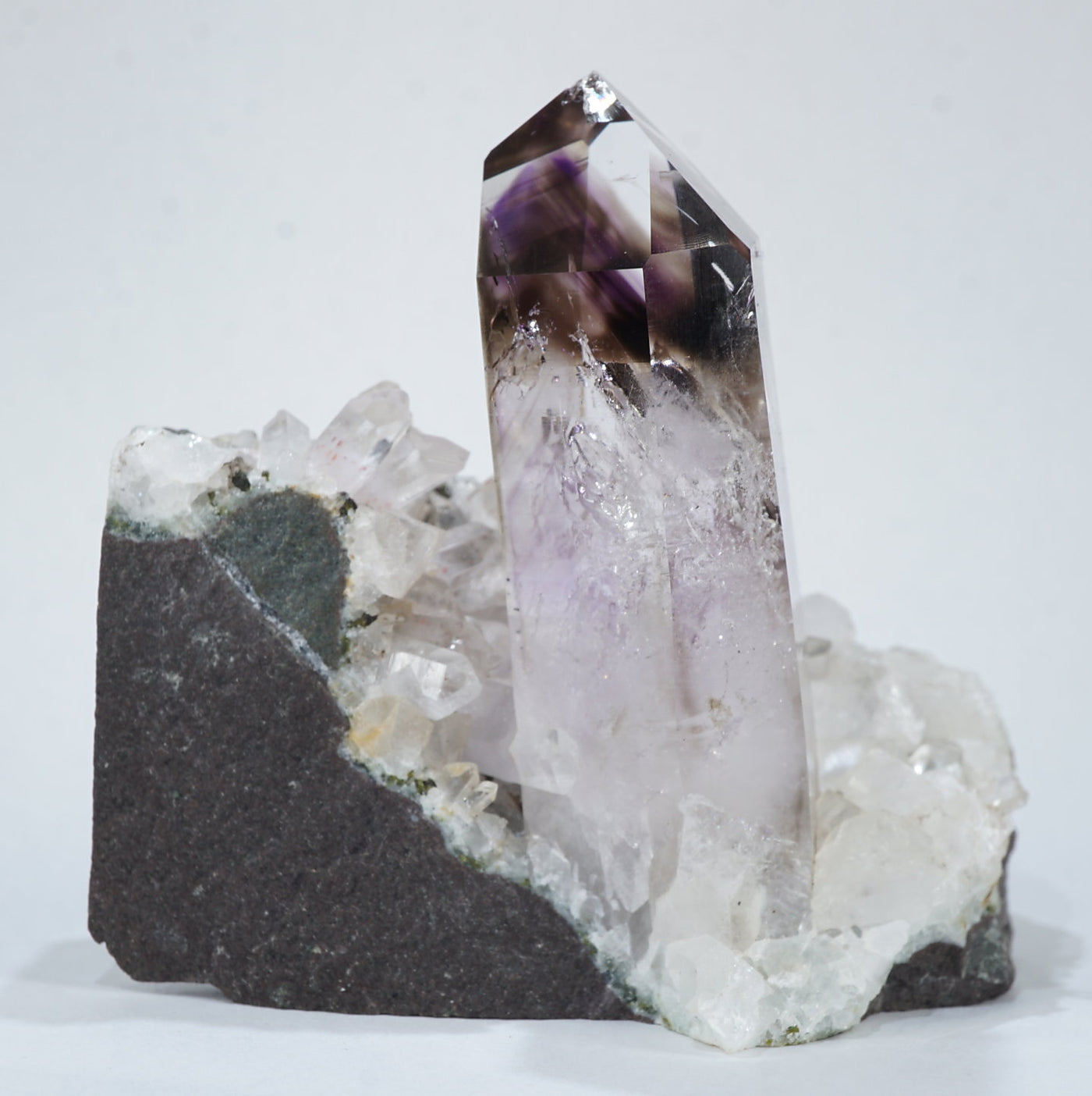 水入り》ナミビア・ブランドバーグ産 母岩付きアメシスト – 天然石