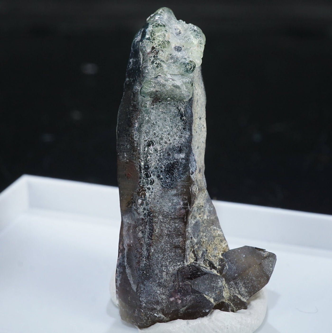 蛍光》ナミビア産 ハイアライトオパール・スモーキークォーツ – 天然石